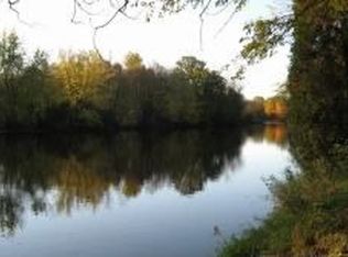 2206 Edgewater Dr, Grafton, WI 53024