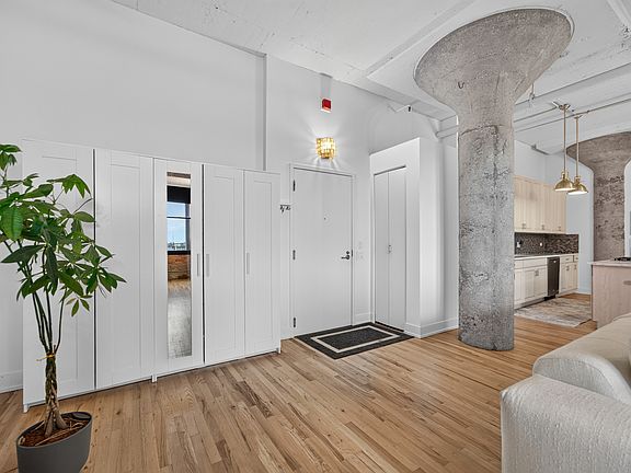 3rd image of 728 W Jackson Blvd APT 712