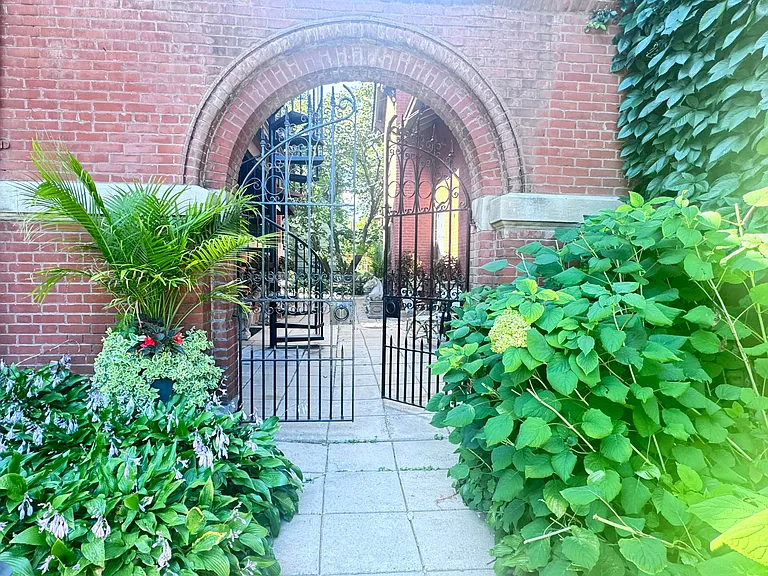 385 Portland Ave #C — Photo 1