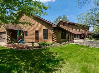 18132 Paradise Valley Rd, Durango, IA 52039