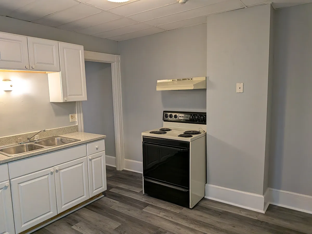 Building Photo - 83 W Housatonic St #2B