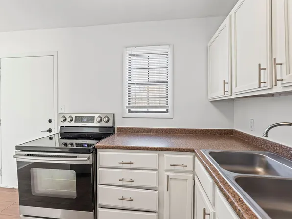 3906-04 Booth St #3906R, Kansas City, KS 66103
