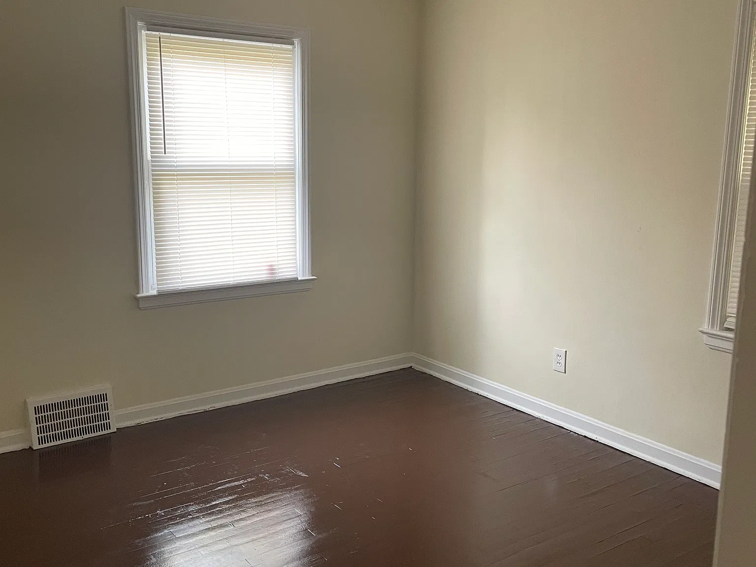 3 bed, 1242 sqft, $1,600 — Photo 4