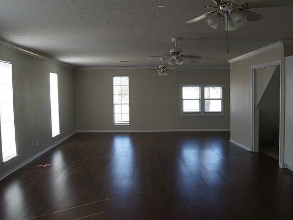 5th image of 109 N Mechanic St