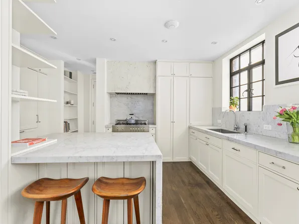 115 East 67th Street 7B image 3 of 14