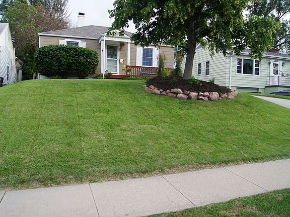 2nd image of 5815 Oak St