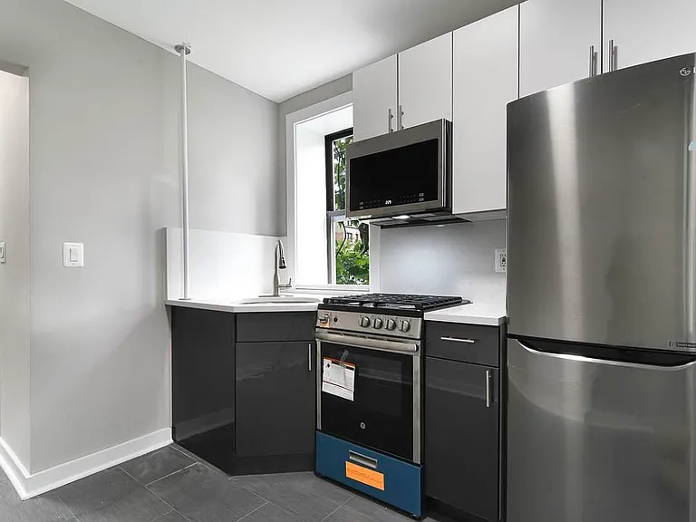 514 W 169th St #3E — Photo 2