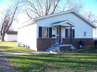 1002 Crittenden St, Carlinville, IL
