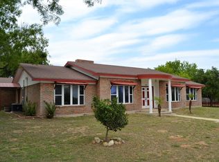 900 S 5th St, Carrizo Springs, TX 78834