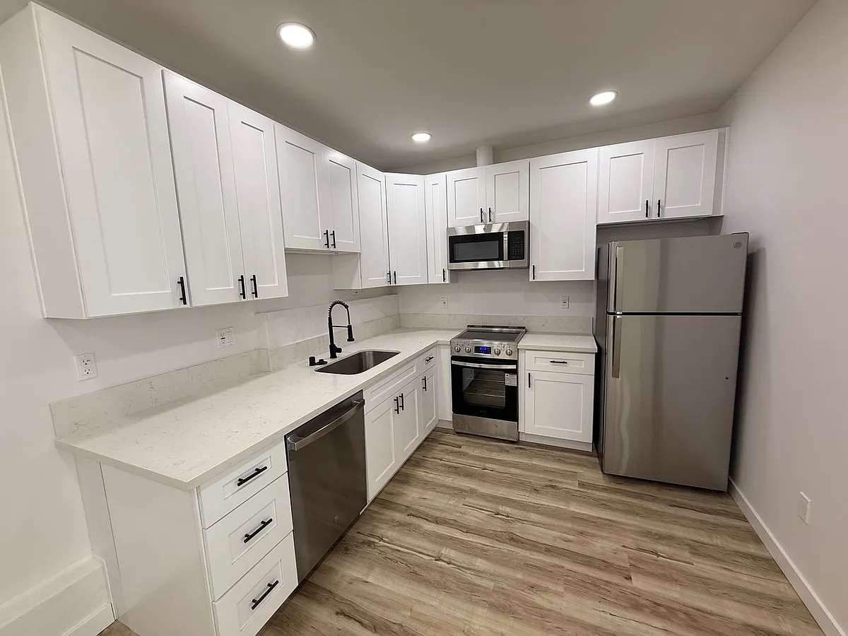 Building Photo - 4490 Collwood Blvd