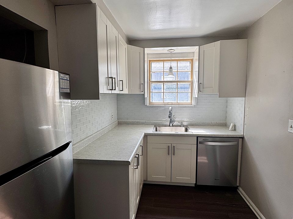 1st image of 1305 Collegewood St
