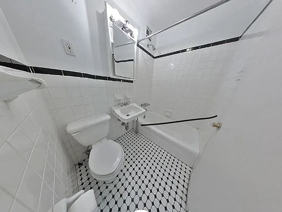 2nd image of 517 E 75th St APT 1E