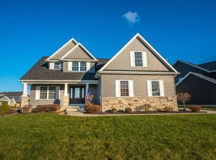 940 Highlands Dr, Crown Point, IN 46307