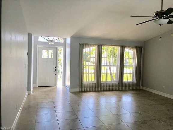 3rd image of 2842 SW 25th Pl