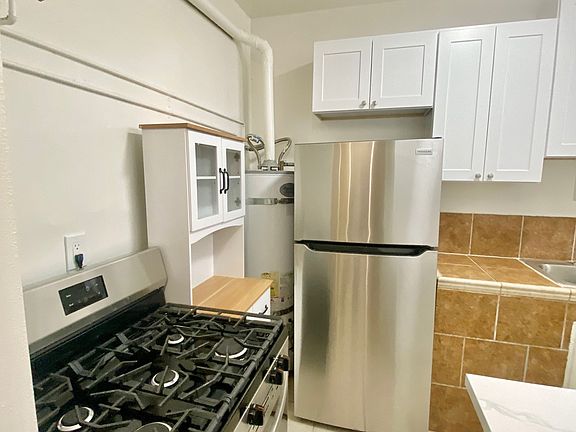 4th image of 1517 W 12th Pl #4