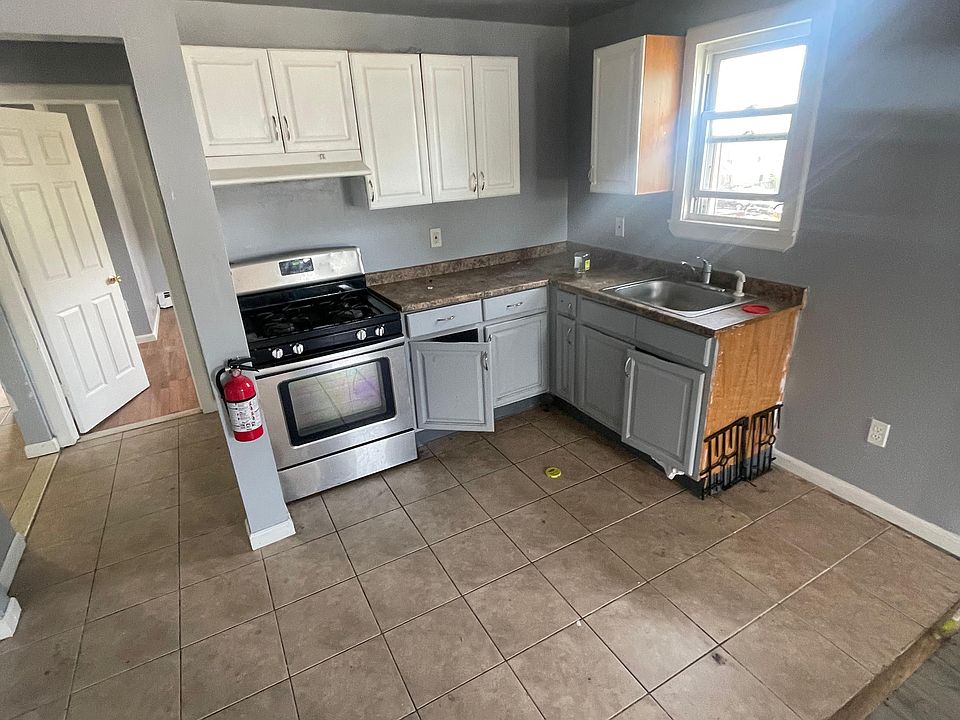 1st image of 514 Hawthorne Ave #2A