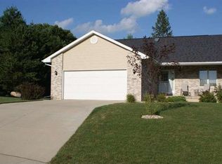 3408 Clearview Dr, Cedar Falls, IA 50613