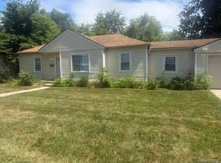 28744 Selkirk St, Southfield, MI 48076