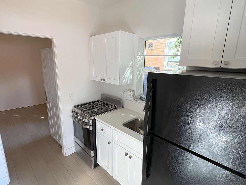 1st image of 430 E 6th St #2