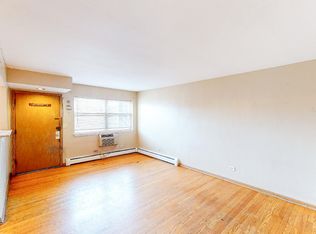 5607 W Irving Park Rd #202, Chicago, IL 60634
