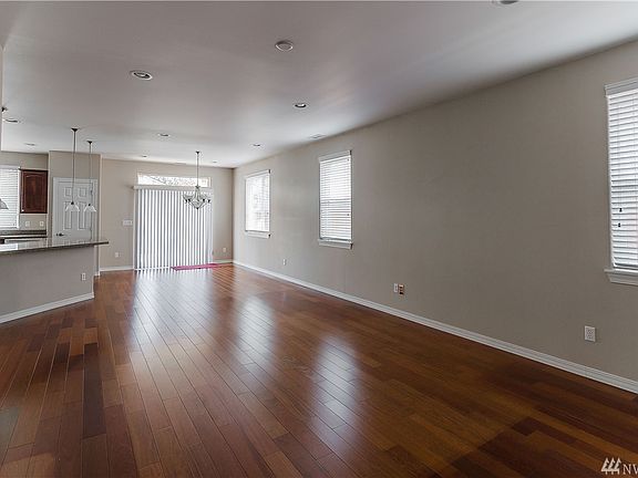 4th image of 4920 Cypress Dr NE