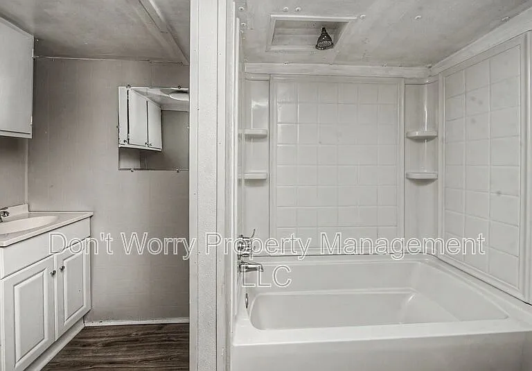 301 N 7th Ave — Photo 6