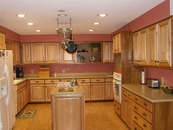 4th image of 1409 Heathers Cove Cir