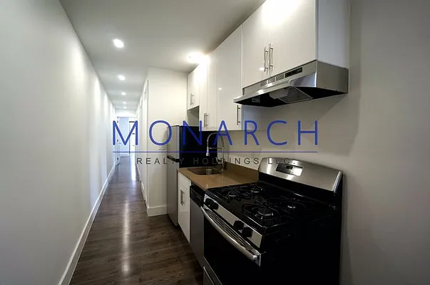Rented by Monarch Realty Holdings | media 3