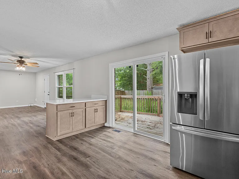 605 Winchester Rd — Photo 12