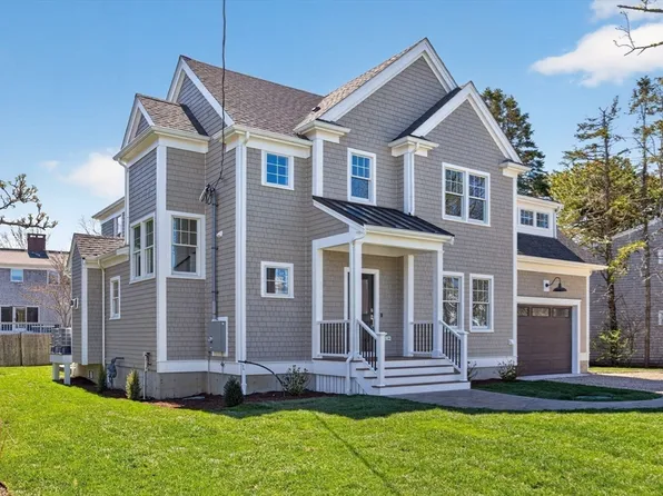88 Pine Cone Dr, West Yarmouth, MA 02673