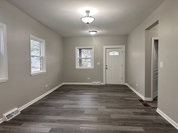 5th image of 409 Dixon St