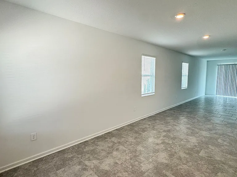 3141 Laurent Loop — Photo 4