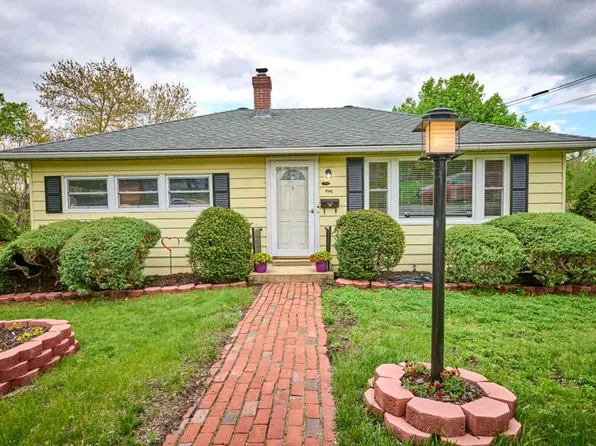 1 Alpine Dr, West Boylston, MA 01583