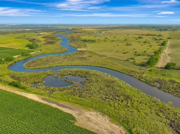 8078 State Highway 35 S, Palacios, TX 77465