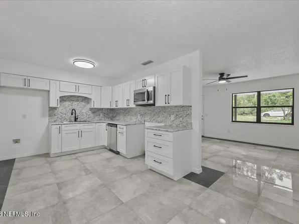 109 IVEY Road, San Mateo, FL 32187