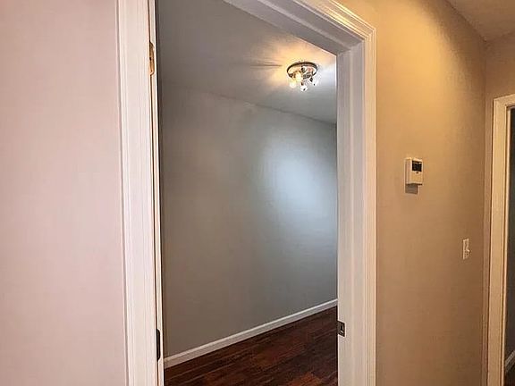 5th image of 503 N Lakewood Ave Room 5