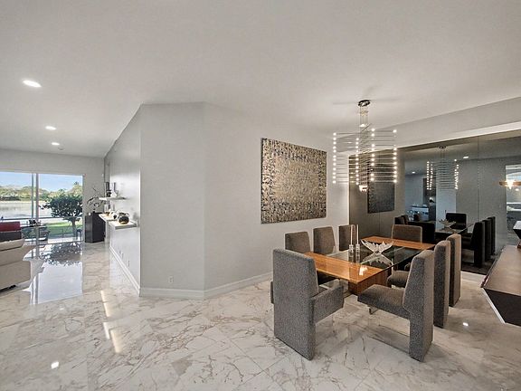 4th image of 118 Palm Bay Dr. #A