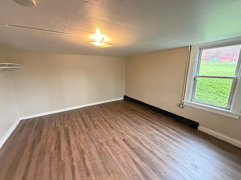 871 Horton St — Photo 23