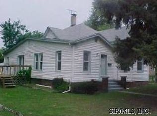 2402 Reine Dr, Alton, IL 62002