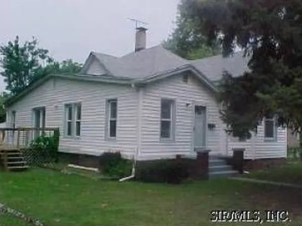 2402 Reine Dr, Alton, IL 62002