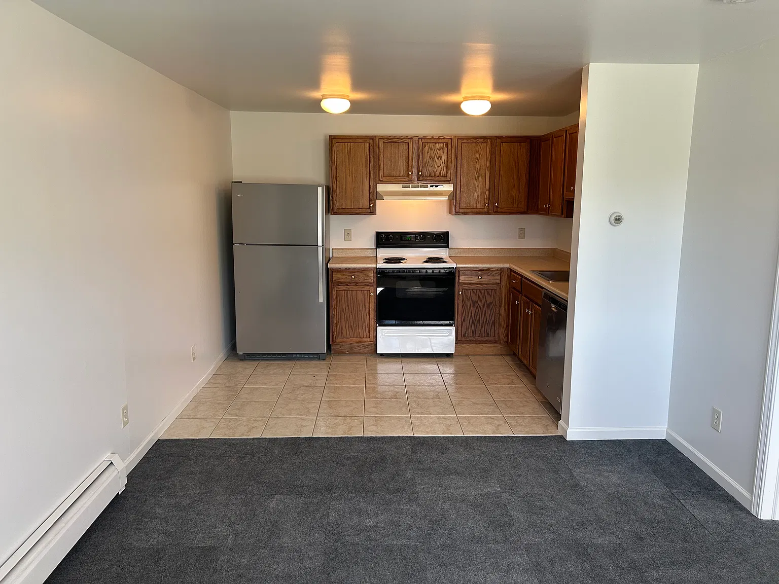 1 bed, 700 sqft, $1,050 — Photo 4