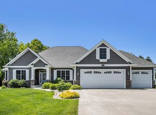 3711 Oakharbor St, Kalamazoo, MI 49009