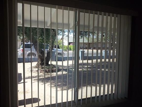 3rd image of 1553 W Capri Ave