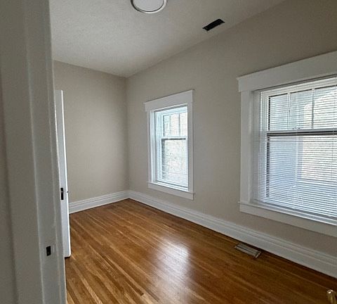 3rd image of 1510 Rosewood Ave #1