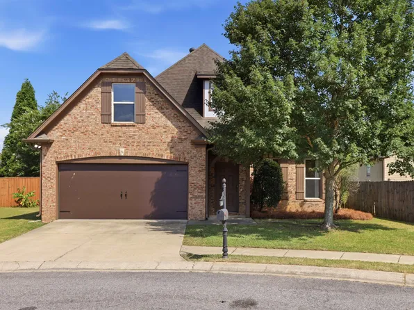 2304 Dunbar Cir, Moody, AL 35004