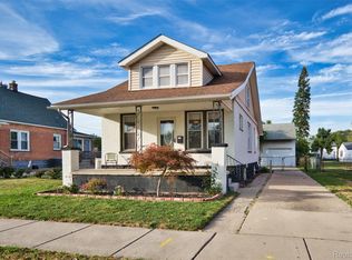 7335 Gronow Ave, Center Line, MI 48015