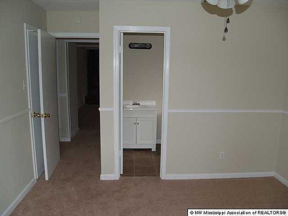 5th image of 3620 Woodland Dr