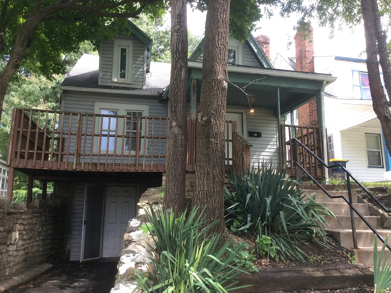 2 bed, 1200 sqft, $900 — Photo 2