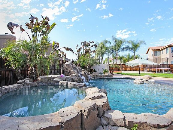 3rd image of 36793 Montfleury Ln