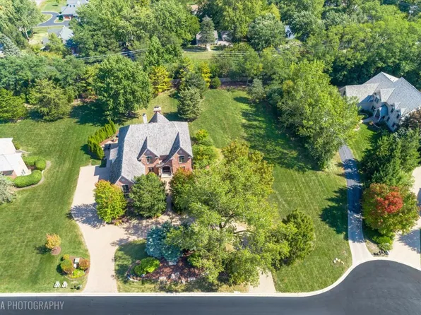 5 Hubbell Ct, Barrington, IL 60010